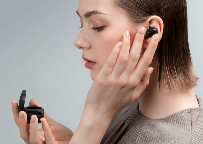 Bluetooth Wireless Helmet Headset – Long-Range, Dual Ear Communication for Motorcycles - Daily Goods