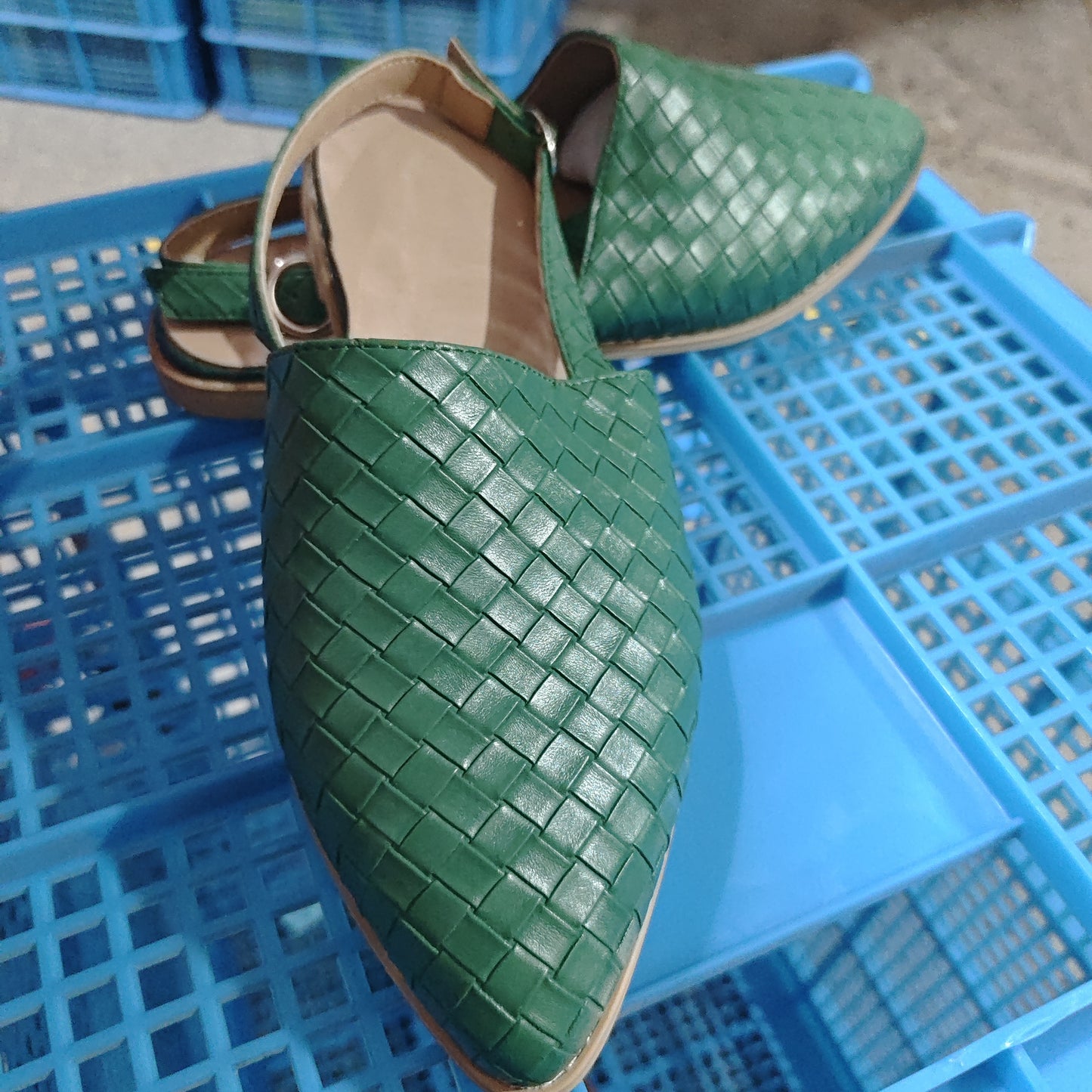 European And American Baotou Flat Sandals With Buckle - Daily Goods